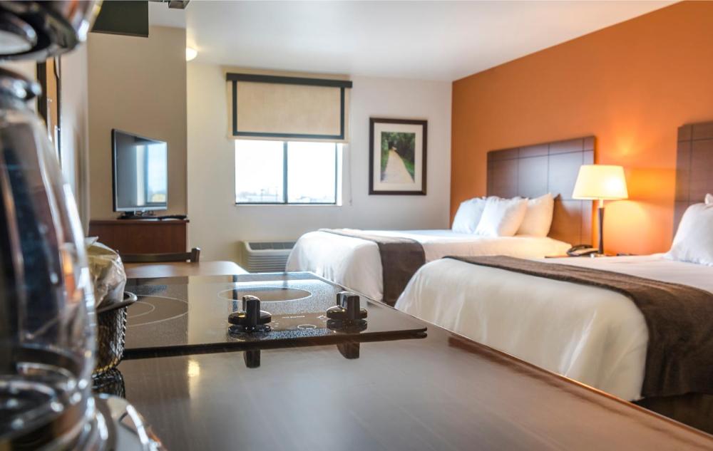 Queen Room with Two Queen Beds with Kitchen interior